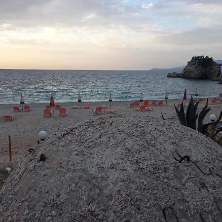Mari Adri Apartmens * Ksamil