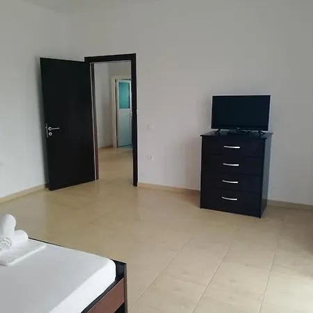 Mari Adri Apartmens クサミル